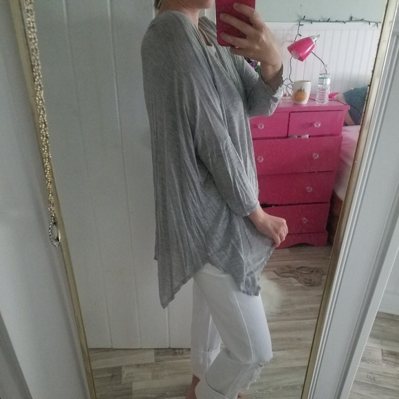 Forever 21 Asymmetrical long sleeve - Picture 3 of 4